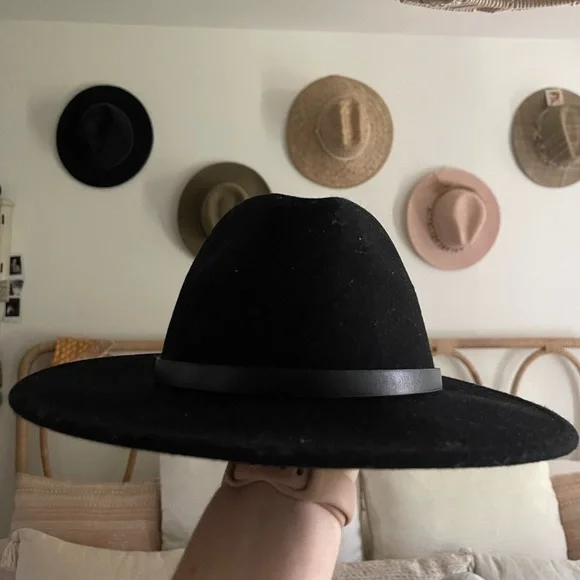 Free People | Accessories | Free People Wythe Leather Band  display picture 3